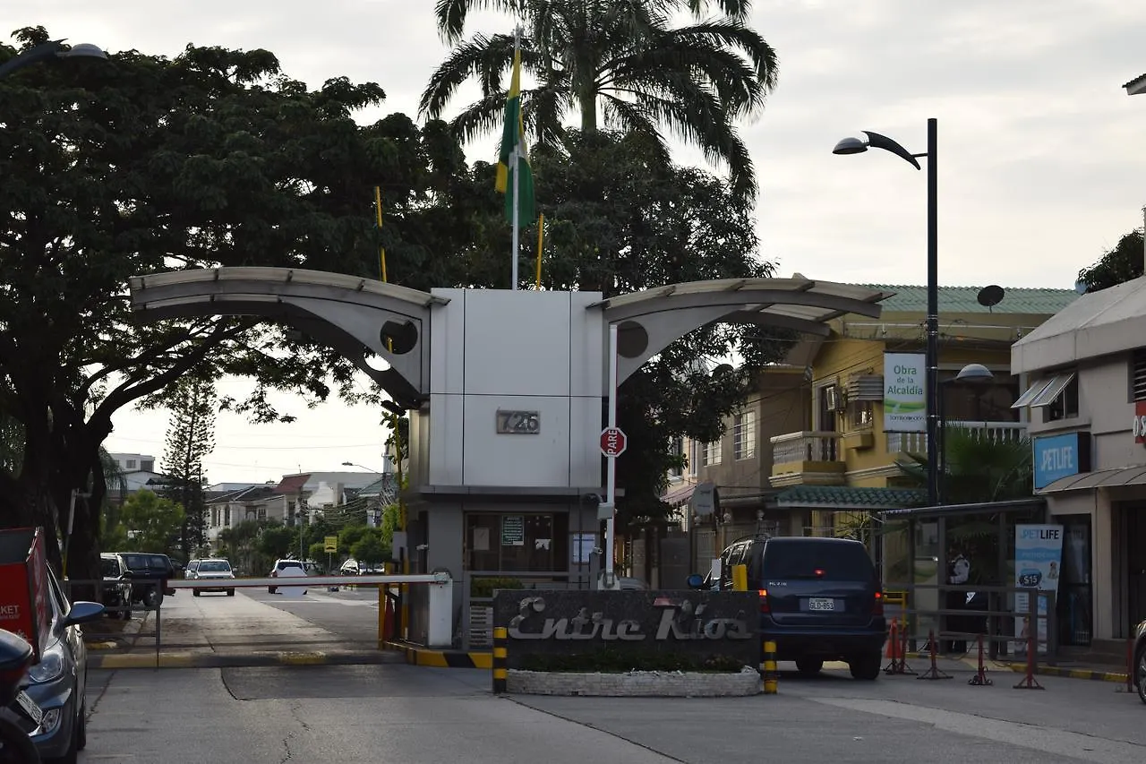 Alojamiento Castelnouvo, Entre Ríos, Guayaquil, Ecuador Quarto em Acomodações Particulares