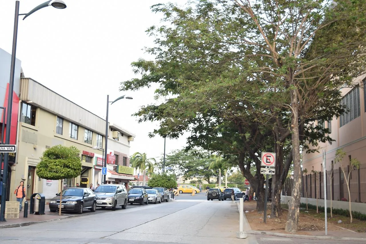 Alojamiento Castelnouvo, Entre Ríos, Guayaquil, Ecuador Equador
